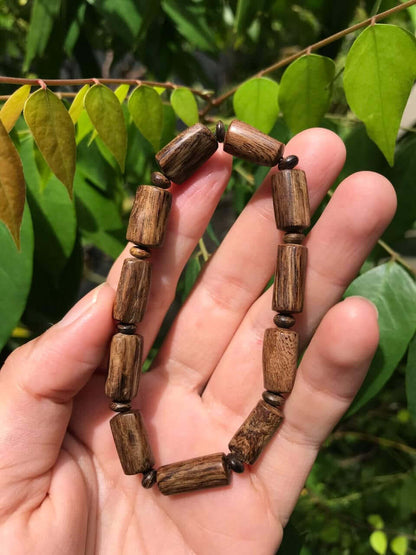 Wild Isabela Agarwood Bracelet - Unisex Elegance - Perfect Gift for Men and Women